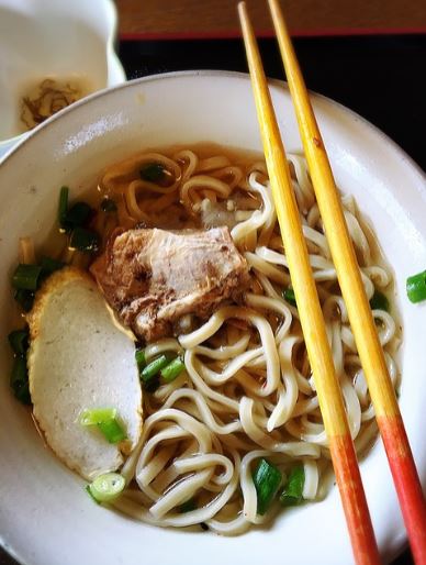 Les repas de l'ïle d'Okinawa sont savoureux et nourrissant sans vous faire prendre des kilos