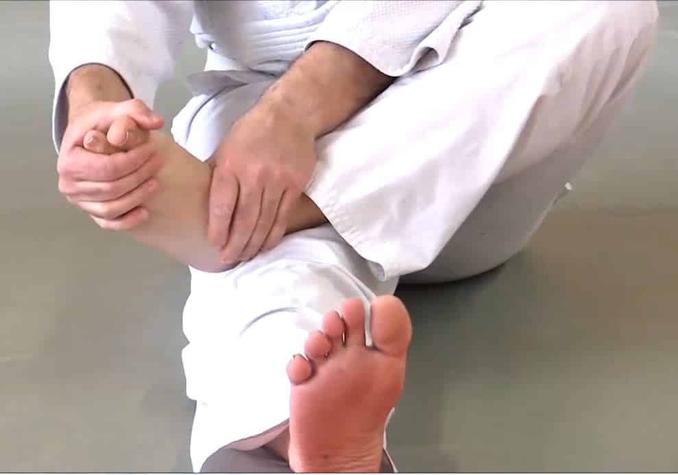 la gymnastique des centenaires intègre des massages plantaires